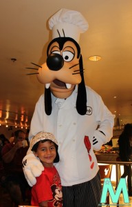 Goofy at Chef Mickey's